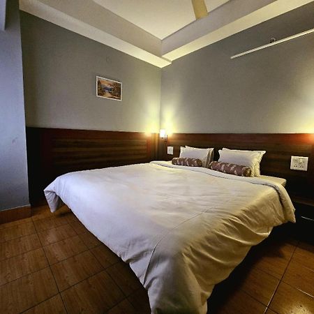 Hotel Vishal Siliguri Εξωτερικό φωτογραφία