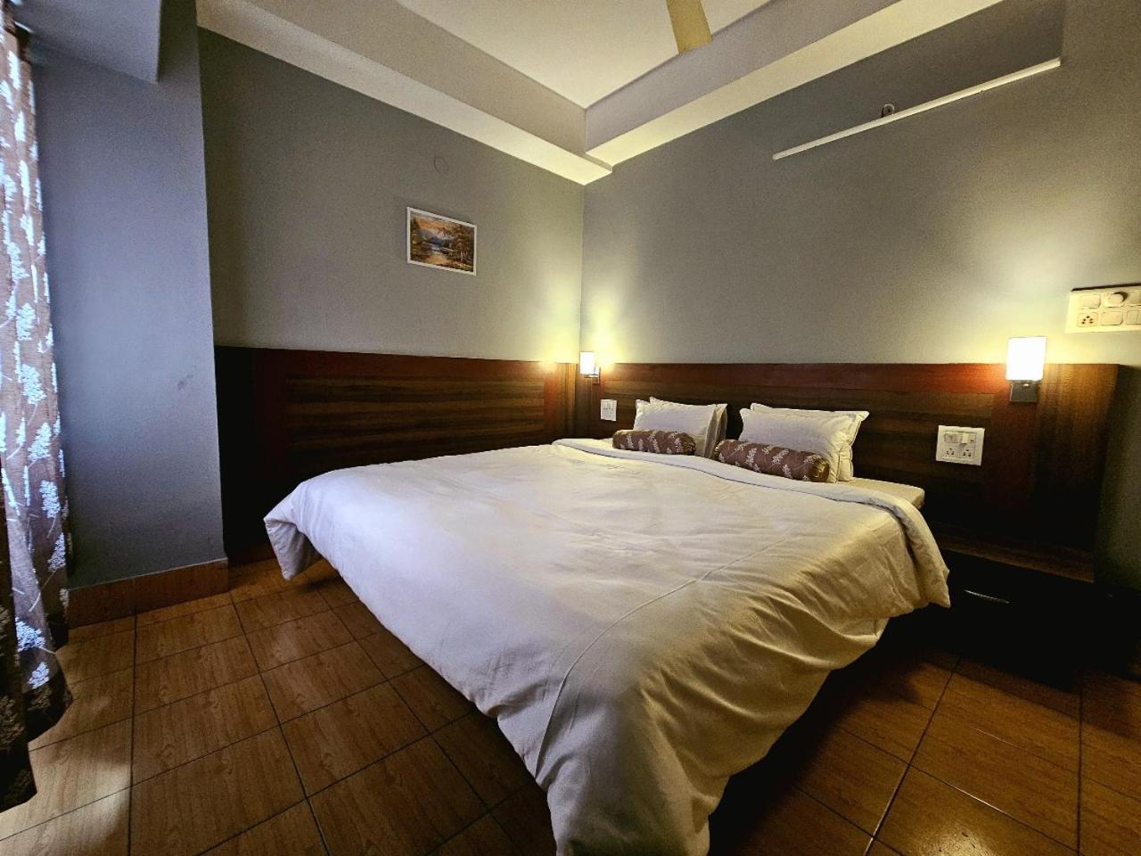 Hotel Vishal Siliguri Εξωτερικό φωτογραφία