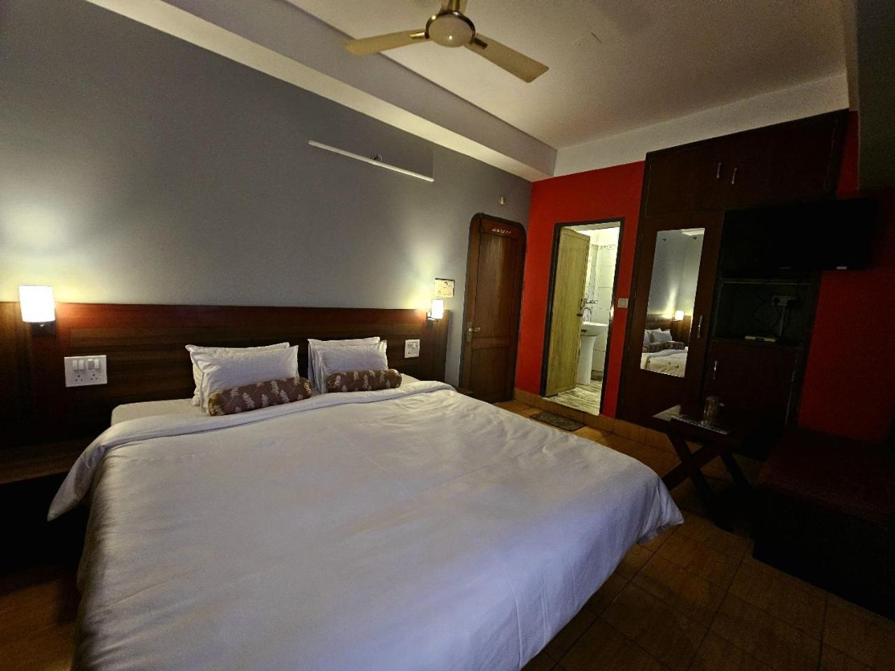 Hotel Vishal Siliguri Εξωτερικό φωτογραφία